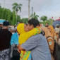 Sebanyak 435 jemaah haji Kloter 13 asal Kota Jambi diberangkatkan, sementara dua orang ditunda karena sakit. 
