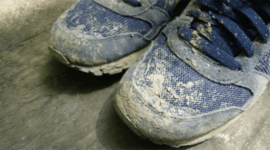 Ilustrasi sepatu anak. Foto: Shutter Stock