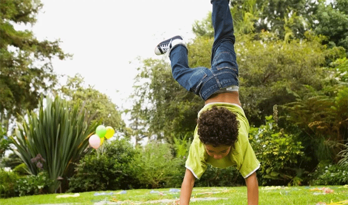 ilustrasi freestyle handstand 