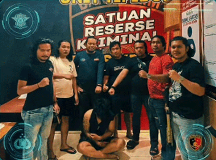 penangkapan pelaku pembacokan brutal yang menyerang warga menggunakan parang di depan Masjid Baiturrahim