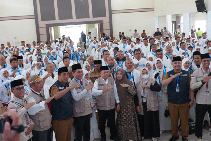 Lepas 442 JCH Kloter BTH 19, Gubernur Al Haris : Fokus Ibadah Haji, Jangan sia-siakan Perjuangan Puluhan Tahun-Ist-