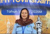 Plt Kepala Balai Karantina Kesehatan (BKK) Kelas II Provinsi Jambi, Dr. Dewi Julia. Balai Karantina Kesehatan Jambi menyatakan dua jemaah haji asal Kerinci dan Merangin tidak layak terbang karena kondisi kesehatan, sementara 442 jemaah lainnya diberangkatkan ke Tanah Suci. 