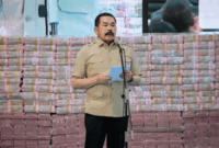 Jaksa Agung ST Burhanuddin memberikan sambutan saat menghadiri Penyerahan Denda Administratif dan Lahan Kawasan Hutan di Kejagung, Jakarta, Rabu (13/5/2026).
 Foto: Jamal Ramadhan/kumparan