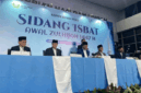 Menteri Agama Nasaruddin Umar (tengah) memberikan keterangan pers hasil Sidang Isbat Penetapan Awal Zulhijah 1447 Hijriah di Kementerian Haji dan Umrah, Jakarta, Minggu (17/5/2026). Foto: Jeni Ritanti/kumparan