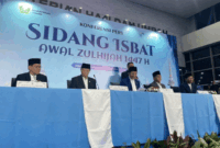 Menteri Agama Nasaruddin Umar (tengah) memberikan keterangan pers hasil Sidang Isbat Penetapan Awal Zulhijah 1447 Hijriah di Kementerian Haji dan Umrah, Jakarta, Minggu (17/5/2026). Foto: Jeni Ritanti/kumparan
