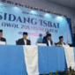 Menteri Agama Nasaruddin Umar (tengah) memberikan keterangan pers hasil Sidang Isbat Penetapan Awal Zulhijah 1447 Hijriah di Kementerian Haji dan Umrah, Jakarta, Minggu (17/5/2026). Foto: Jeni Ritanti/kumparan