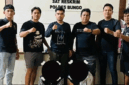Dua pria ditangkap setelah melakukan perampokan terhadap seorang nenek berusia 63 tahun di travel Bungo menuju Merangin, Senin (18/5/2026). 