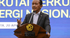 Menteri ESDM Bahlil Lahadalia menyampaikan keterangan saat konferensi pers terkait penemuan cadangan gas raksasa di Kementerian ESDM, Jakarta, Senin (20/4/2026). Foto: Dhemas Reviyanto/ANTARA FOTO