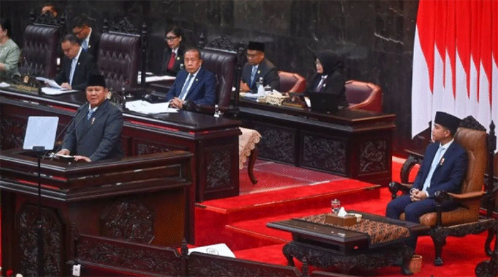 Presiden Prabowo Subianto (kiri) didampingi Wapres Gibran Rakabuming Raka (kanan) menyampaikan pidato dalam Rapat Paripurna ke-19 DPR RI Masa Persidangan V Tahun Sidang 2025-2026 di kompleks Parlemen, Jakarta, Rabu (20/5/2026). (ANTARA FOTO/Rivan Awal Lingga/agr.)