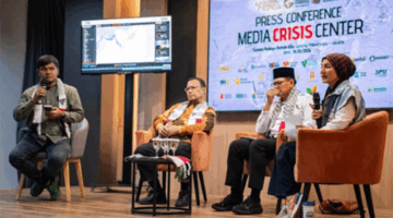 Pegiat HAM dan Kemanusiaan Wanda Hamidah bersama CEO Rumah Zakat Irvan Nugraha, Ketua Pengurus Dompet Dhuafa Ahmad Juwaini, dan Koordinator Media Center GPCI Harfin menyampaikan keterangan pers di Jakarta, Senin (18/5/2026). Foto: Rakha Raditya Yahya/ANTARA FOTO