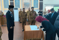 Bupati Muaro Jambi, Bambang Bayu Susesno, dan Wakil Bupati Junaidi Mahir melantik 183 kepala sekolah (kepsek), Senin (18/5/2026). 
