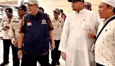 Wakil Ketua Komisi VI DPR Andre Rosiade menyalurkan sebanyak 122 ekor sapi kurban yang akan disebar ke berbagai kabupaten dan kota di Sumatra Barat (Sumbar). Foto: Dok. Istimewa