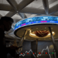 Pengunjung melintas di depan layar yang menampilkan pergerakan Indeks Harga Saham Gabungan (IHSG) di Bursa Efek Indonesia, Jakarta, Jumat (24/4/2026). Foto: Putra M. Akbar/ANTARA FOTO 