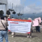 Warga Desa Semerah demo desa bupati copot kades.