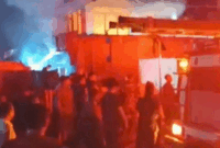 Kebakaran hebat melanda sebuah rumah semi permanen di kawasan Pasar Koya