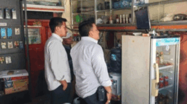 Polisi mengumpulkan keterangan dari saksi yang berada di sekitar area toko.