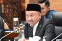Wakil Ketua Komisi X DPR RI  usul ekrutmen guru dilakukan satu jalur melalui CPNS dan pengelolaannya terpusat, maka negara bisa memastikan kualitas, pemerataan, dan kesejahteraan guru lebih terjamin. Guru adalah fondasi masa depan bangsa, sehingga negara harus hadir dengan sistem yang adil dan pasti.hapus status guru PPPK.