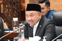 Wakil Ketua Komisi X DPR RI  usul ekrutmen guru dilakukan satu jalur melalui CPNS dan pengelolaannya terpusat, maka negara bisa memastikan kualitas, pemerataan, dan kesejahteraan guru lebih terjamin. Guru adalah fondasi masa depan bangsa, sehingga negara harus hadir dengan sistem yang adil dan pasti.hapus status guru PPPK.
