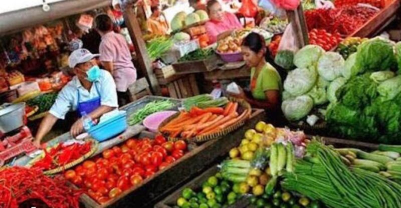 Harga kebutuhan pokok harga relatif stabil di pasar pasar tradisional pasca usai bulan Ramadhan, Idul Fitri, tahun baru.