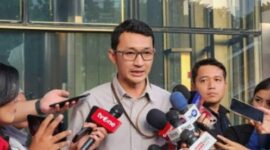 Juru bicara KPK Budi Prasetyo, Penyidik KPK mendalami dugaan aliran dana yang berkaitan dengan pengondisian proyek pembangunan infrastruktur perkeretaapian di berbagai daerah.
