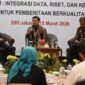 Industri pers Indonesia tengah menghadapi titik paling krusial dalam sejarah transformasi media. Di tengah gelombang teknologi kecerdasan buatan (Artificial Intelligence/AI), ruang redaksi kini tidak hanya bersaing dengan kecepatan informasi, tetapi juga dengan dominasi algoritma platform digital yang perlahan mengambil alih peran editor manusia.