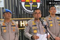 Kolpori Jendral  Listyo Sigit Prabowo mutasi dan rotasi 108 personel dan dsebanyak 91 personel mengalami promosi dan pergeseran jabatan setara (flat). Selebihnya merupakan personel yang menyelesaikan pendidikan maupun memasuki masa pensiun. Penyelasan Kepala Divisi Humas Polri, Johnny Eddizon Isir  di Mabes Polri di Jakaerta.