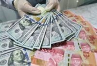 Pada perdagangan Senin pagi, nilai tukar rupiah sempat melemah 4 poin atau 0,02 persen menjadi Rp17.386 per dolar AS dibandingkan penutupan sebelumnya di level Rp17.382 per dolar AS. Dipicu gagalnya proposal  perdamaian AS dan Iran

