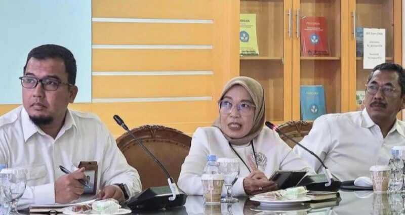 Instansi pemerintah, di Daerah termasuk sekolah negeri, tahun 2026 seharusnya tidak lagi memiliki pegawai berstatus non-ASN atau honorer.