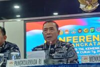 Panglima Komando Armada RI, Denih Hendrata, mengatakan keberhasilan komoditas ilegal yang diamankan meliputi timah, batu bara, bibit lobster, sisik trenggiling, hingga barang ilegal lainnya seperti ballpress dan kosmetik tanpa izin.
