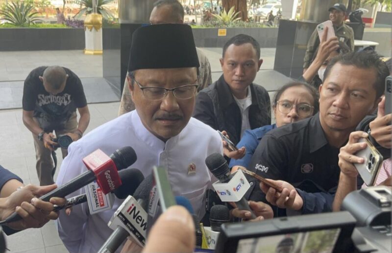 Hasil evaluasi Kementerian Sosial pada triwulan pertama dan kedua terdeteksi sekitar 11 ribu penerima bansos yang terindikasi terlibat judi online dan sudah dicoret. Saat ini tersisa 75 KPM yang juga telah kami tindak