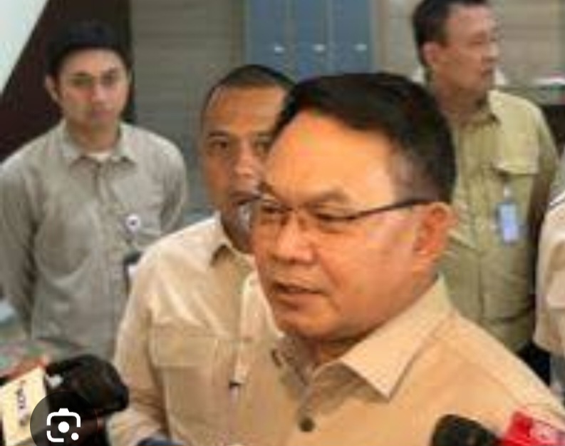 Dalam peninjauan Kepala Staf Kepresiden, Jenderal TNI (Purn.) Dudung Abdurachman,
menegaskan bahwa Pelabuhan Tanjung Priok memiliki posisi strategis dalam mendukung program prioritas Presiden Prabowo Subianto, terutama dalam membangun ekosistem logistik yang efisien dan terintegrasi.