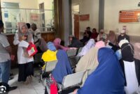 Pengamat pelayanan publik menilai, rotasi pegawai memang dapat menjadi salah satu solusi apabila didahului evaluasi kinerja berbasis data, peningkatan kompetensi dan etika pelayanan, pembenahan sistem antrean, digitalisasi layanan, hingga perbaikan sarana dan prasarana.
