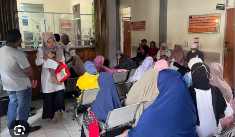 Pengamat pelayanan publik menilai, rotasi pegawai memang dapat menjadi salah satu solusi apabila didahului evaluasi kinerja berbasis data, peningkatan kompetensi dan etika pelayanan, pembenahan sistem antrean, digitalisasi layanan, hingga perbaikan sarana dan prasarana.
