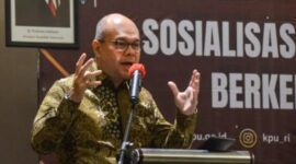 Anggota Komisi II DPR RI, Romy Soekarno, menilai putusan MK yang menegaskan status DKJ masih sebagai ibu kota negara bukan berarti pembangunan IKN dihentikan
Putusan Mahkamah Konstitusi ini harus kita hormati sebagai bagian dari kepastian konstitusi dan kepastian tahapan perpindahan ibu kota negara