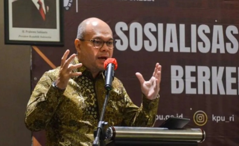 Anggota Komisi II DPR RI, Romy Soekarno, menilai putusan MK yang menegaskan status DKJ masih sebagai ibu kota negara bukan berarti pembangunan IKN dihentikan
Putusan Mahkamah Konstitusi ini harus kita hormati sebagai bagian dari kepastian konstitusi dan kepastian tahapan perpindahan ibu kota negara