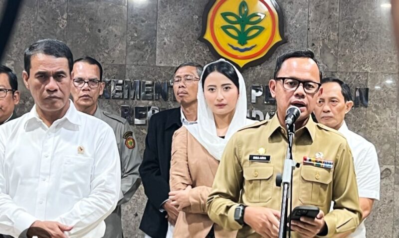 Bima meminta kepala daerah lebih peka terhadap kondisi riil masyarakat dengan turun langsung ke lapangan. Kepala daerah juga diminta aktif memantau jalur distribusi, mengawasi rantai produksi, serta mengecek harga komoditas secara berkala guna mengantisipasi potensi gangguan pasokan.