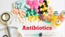 Ilustrasi obat obat anti biotik penggunaan antibiotik yang tidak tepat dapat memicu resistensi antimikroba atau Antimicrobial Resistance (AMR), yakni kondisi ketika bakteri, virus, jamur, maupun parasit menjadi kebal terhadap obat-obatan antimikroba.
Survei WHO bersama Kementerian Kesehatan RI menunjukkan praktik penggunaan antibiotik tanpa aturan masih marak terjadi di Indonesia.