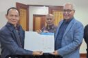 Ketua Umum PWI  Pusat Ahmad Munir, Didampingi Ketua PWI Jambi, H Ridya Agus, saat akan bertolak kunjungan kerja ke Jambi  Kami mengecam keras tindakan militer zionis Israel yang mencegat dan menahan rombongan misi kemanusiaan menuju Gaza, termasuk jurnalis Indonesia yang sedang menjalankan tugas jurnalistik.