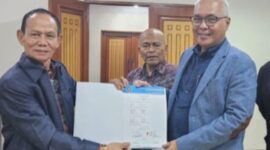Ketua Umum PWI  Pusat Ahmad Munir, Didampingi Ketua PWI Jambi, H Ridya Agus, saat akan bertolak kunjungan kerja ke Jambi  Kami mengecam keras tindakan militer zionis Israel yang mencegat dan menahan rombongan misi kemanusiaan menuju Gaza, termasuk jurnalis Indonesia yang sedang menjalankan tugas jurnalistik.
