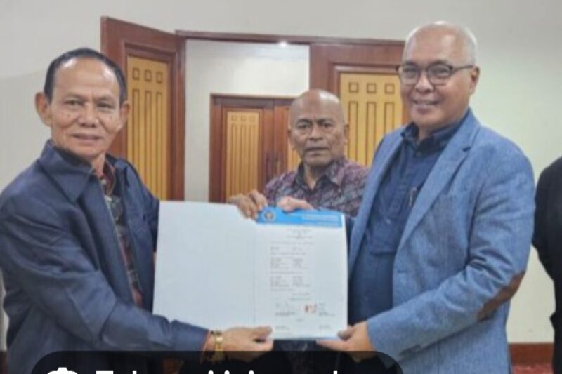 Ketua Umum PWI  Pusat Ahmad Munir, Didampingi Ketua PWI Jambi, H Ridya Agus, saat akan bertolak kunjungan kerja ke Jambi  Kami mengecam keras tindakan militer zionis Israel yang mencegat dan menahan rombongan misi kemanusiaan menuju Gaza, termasuk jurnalis Indonesia yang sedang menjalankan tugas jurnalistik.