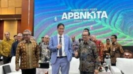 Menteri Keuangan Purbaya Yudhi Sadewa menyampaikan, penghematan anggaran dilakukan atas arahan langsung Presiden Prabowo dalam konferensi pers APBN edisi Mei 2026 di Jakarta, Selasa (19/5).Presiden Prabowo Subianto menginstruksikan pemangkasan anggaran program Makan Bergizi Gratis (MBG)  dari semula Rp335 triliun menjadi Rp268 triliun.