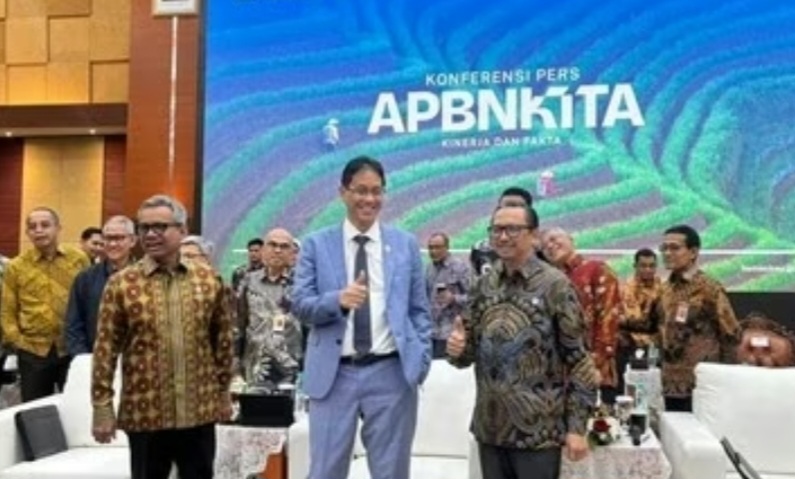 Menteri Keuangan Purbaya Yudhi Sadewa menyampaikan, penghematan anggaran dilakukan atas arahan langsung Presiden Prabowo dalam konferensi pers APBN edisi Mei 2026 di Jakarta, Selasa (19/5).Presiden Prabowo Subianto menginstruksikan pemangkasan anggaran program Makan Bergizi Gratis (MBG)  dari semula Rp335 triliun menjadi Rp268 triliun.
