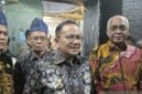 Ketua Umum PWI Pusat Ahmad Munir menegaskan, tanggung jawab wartawan sangat berat karena setiap karya jurnalistik yang dipublikasikan akan menjadi bahan pembelajaran masyarakat dalam memahami persoalan sosial, politik, ekonomi maupun kebijakan pemerintah.Karena, profesi wartawan dinilai memiliki beban moral yang besar dalam setiap produk pemberitaan yang disampaikan kepada masyarakat.