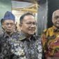 Ketua Umum PWI Pusat Ahmad Munir menegaskan, tanggung jawab wartawan sangat berat karena setiap karya jurnalistik yang dipublikasikan akan menjadi bahan pembelajaran masyarakat dalam memahami persoalan sosial, politik, ekonomi maupun kebijakan pemerintah.Karena, profesi wartawan dinilai memiliki beban moral yang besar dalam setiap produk pemberitaan yang disampaikan kepada masyarakat.