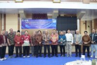 Wakil Wali Kota Sungai Penuh, Azhar Hamzah, dalam pemaparannya menjelaskan sejumlah tantangan pembangunan yang masih dihadapi pemerintah daerah. Salah satu persoalan utama yang disorot ialah keterbatasan konektivitas wilayah akibat jauhnya jarak tempuh menuju ibu kota provinsi maupun akses ke wilayah tetangga di Sumatera Barat.