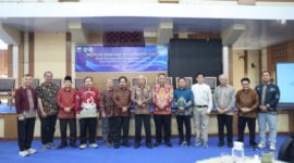 Wakil Wali Kota Sungai Penuh, Azhar Hamzah, dalam pemaparannya menjelaskan sejumlah tantangan pembangunan yang masih dihadapi pemerintah daerah. Salah satu persoalan utama yang disorot ialah keterbatasan konektivitas wilayah akibat jauhnya jarak tempuh menuju ibu kota provinsi maupun akses ke wilayah tetangga di Sumatera Barat.