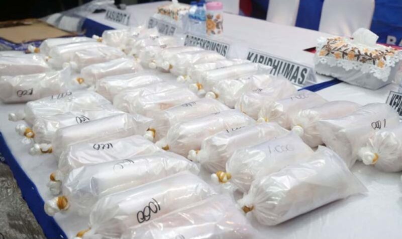 operasi senyap yang digelar tim Ditreskrimsus Polda Kepri, polisi tidak hanya berhasil menyita komoditas bernilai tinggi juga mengamankan dua orang tersangka berinisial SS dan DS yang diduga berperan sebagai kurir jaringan lintas provinsi dan internasional.