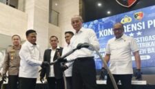 Bareskrim Polri memastikan tidak ditemukan unsur sabotase dalam peristiwa pemadaman listrik massal (blackout) yang terjadi di sejumlah wilayah Sumatera yang terhubung dalam sistem interkoneksi kelistrikan. Wakil Kepala Bareskrim Polri, Irjen Pol Nunung Syaifuddin, menegaskan hingga saat ini hasil investigasi awal menunjukkan gangguan lebih mengarah pada faktor teknis dan cuaca ekstrem.
