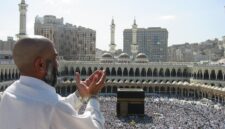 Peringatan perjalanan yang dikeluarkan pemerintah Amerika Serikat terkait keamanan di Timur Tengah tidak menjadi penghalang bagi calon jemaah untuk menjalankan rukun Islam kelima tersebut. Ribuan jemaah tetap berbondong-bondong datang ke Arab Saudi meski situasi kawasan masih dibayangi konflik antara Amerika Serikat, Israel, dan Iran.