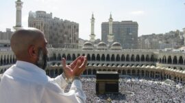 Peringatan perjalanan yang dikeluarkan pemerintah Amerika Serikat terkait keamanan di Timur Tengah tidak menjadi penghalang bagi calon jemaah untuk menjalankan rukun Islam kelima tersebut. Ribuan jemaah tetap berbondong-bondong datang ke Arab Saudi meski situasi kawasan masih dibayangi konflik antara Amerika Serikat, Israel, dan Iran.